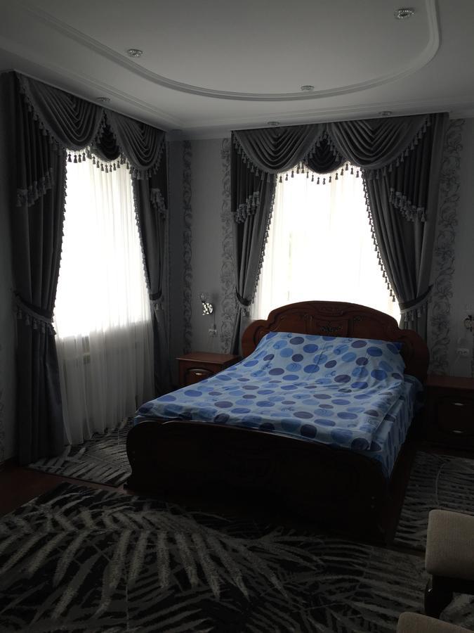 Hotel Oktan Kryve Ozero Екстериор снимка